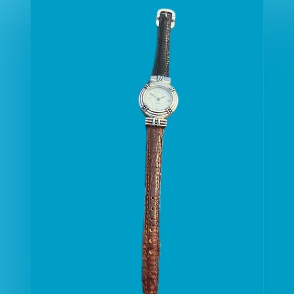 Brighton Manhattan Women's Silver Tone Quartz Watch New Battery Reversible. - Picture 4 of 9